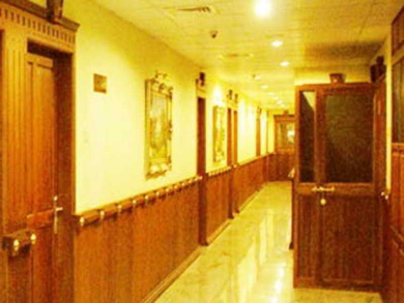Grand Seasons Hotel Kochi Екстериор снимка
