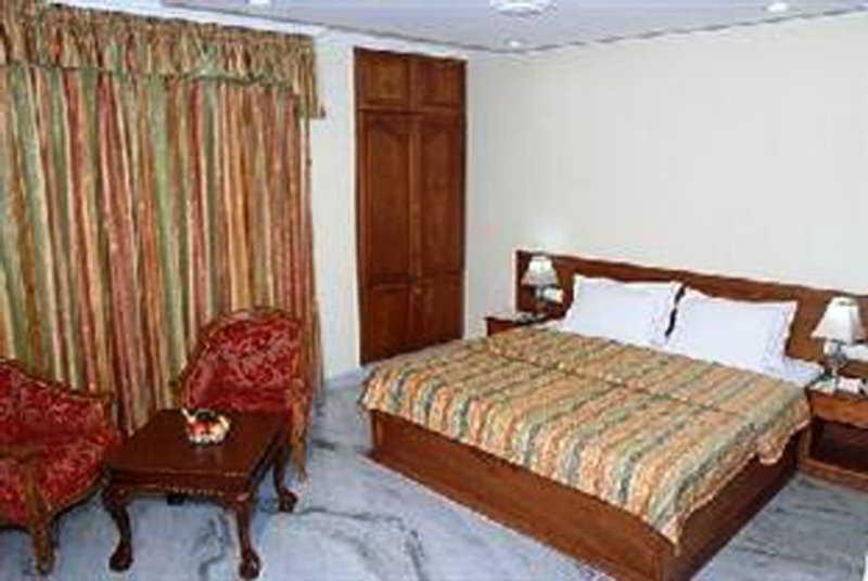 Grand Seasons Hotel Kochi Екстериор снимка